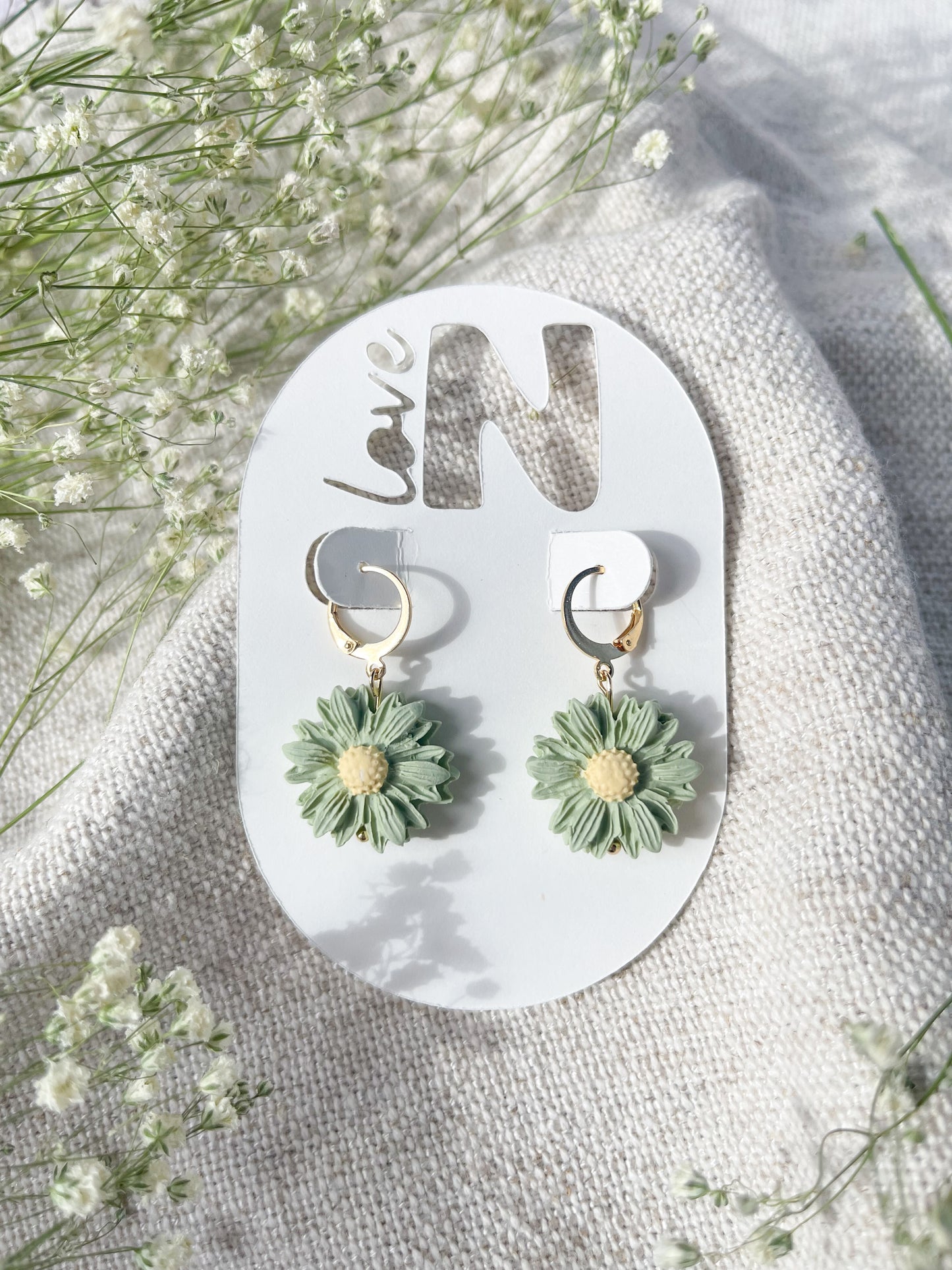 Daisy Charm Huggies