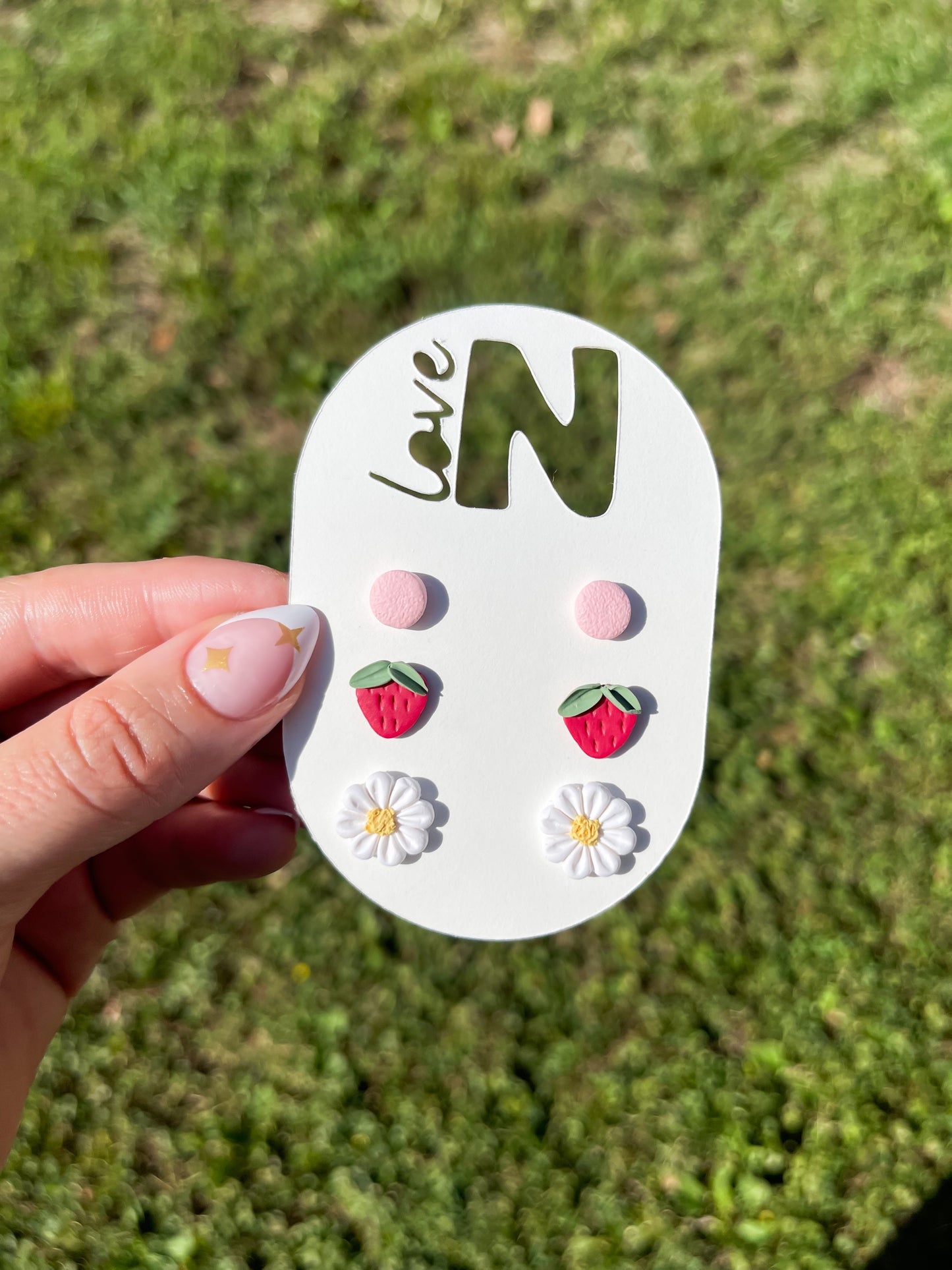 Summer Strawberry Daisy Stud Pack
